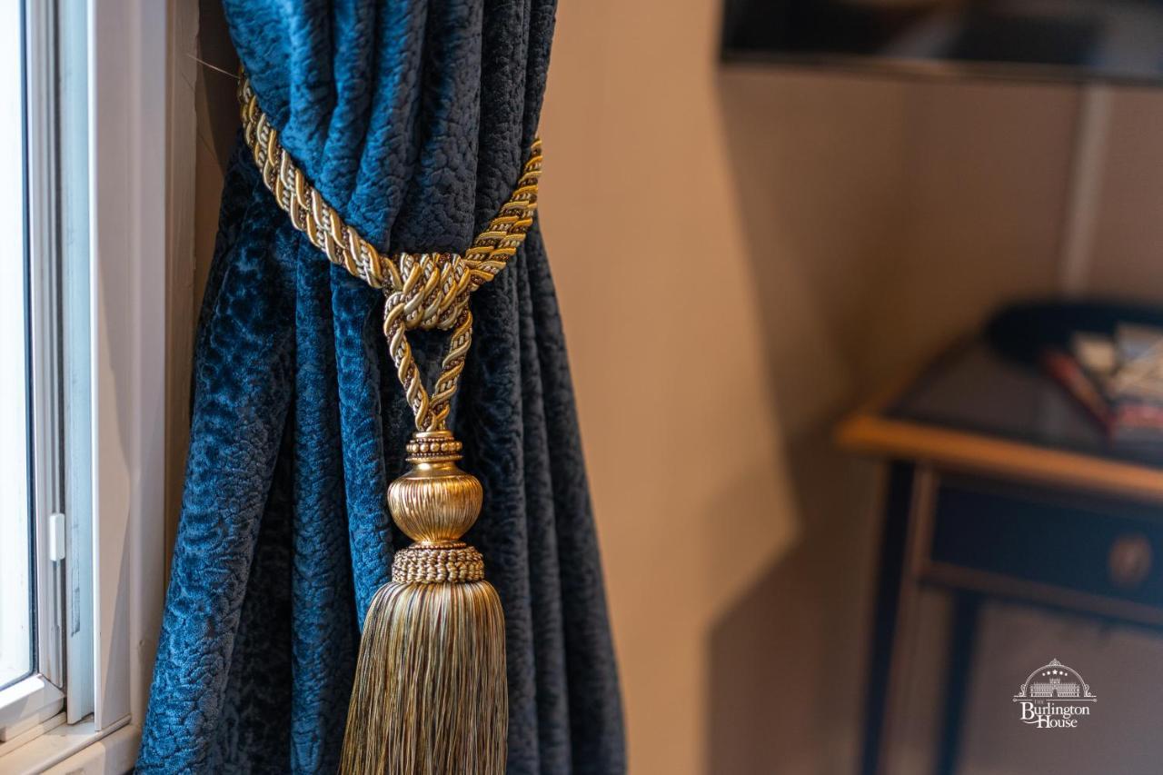 Bed and Breakfast Burlington House Boutique Оксфорд Екстер'єр фото A curtain tieback