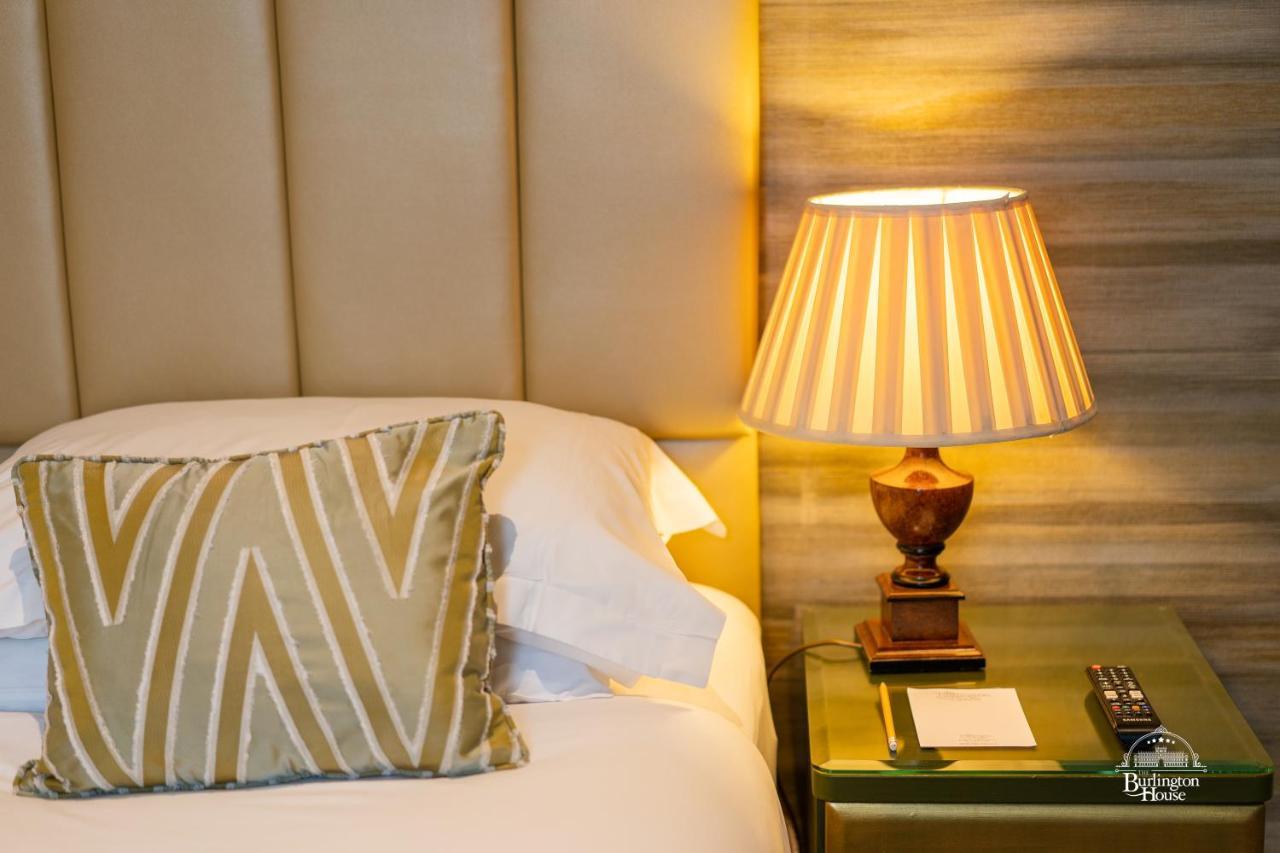 Bed and Breakfast Burlington House Boutique Оксфорд Екстер'єр фото A lampshade