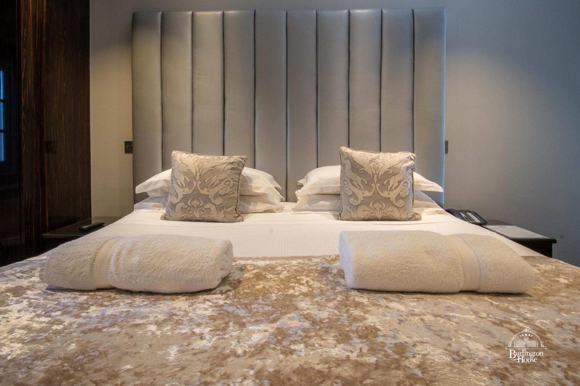 Bed and Breakfast Burlington House Boutique Оксфорд Номер фото A bedroom at the hotel