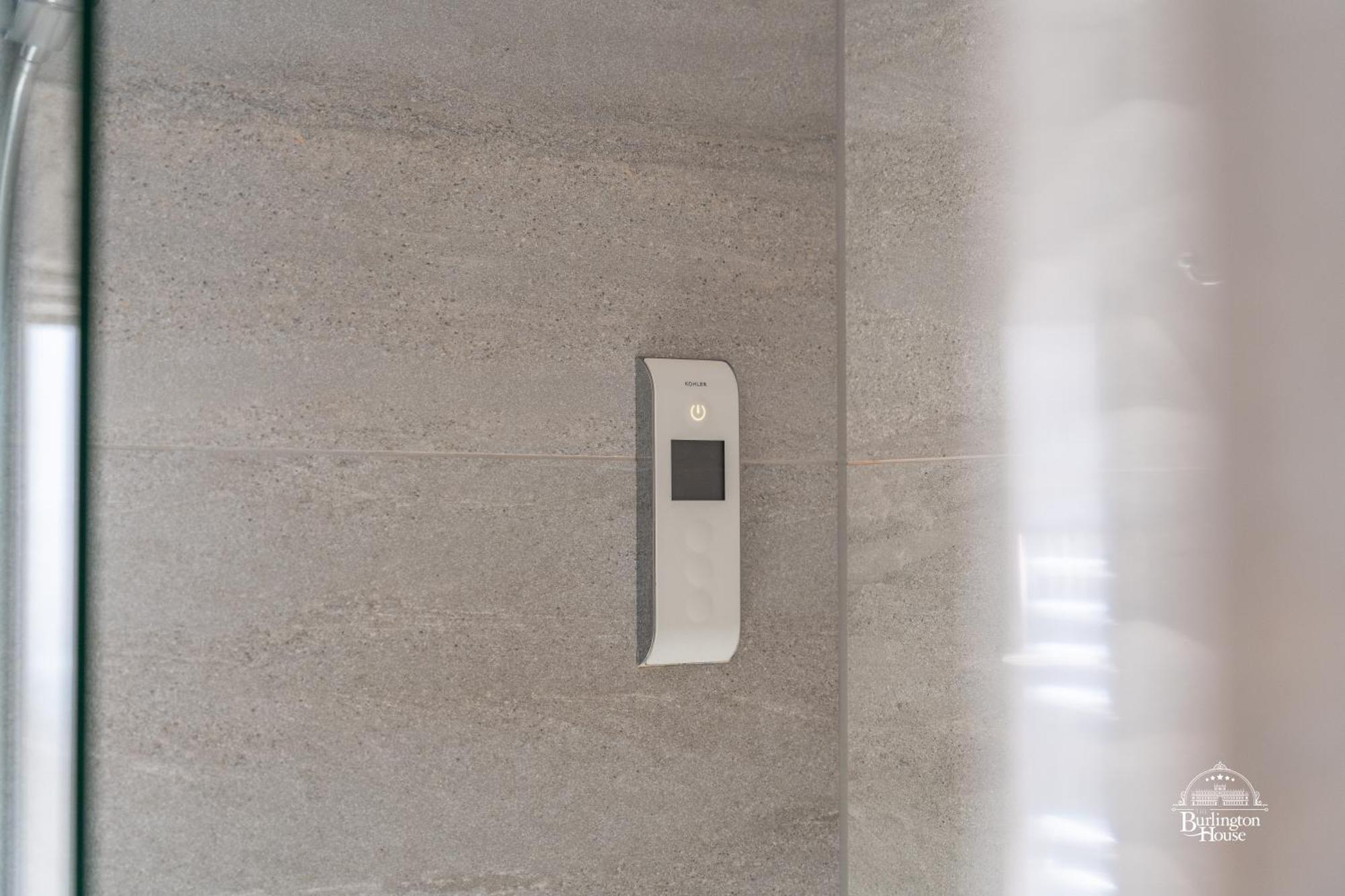 Bed and Breakfast Burlington House Boutique Оксфорд Номер фото A fingerprint sensor