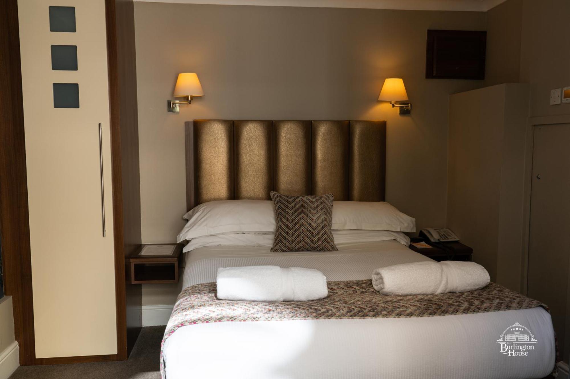Bed and Breakfast Burlington House Boutique Оксфорд Номер фото A bedroom at the hotel