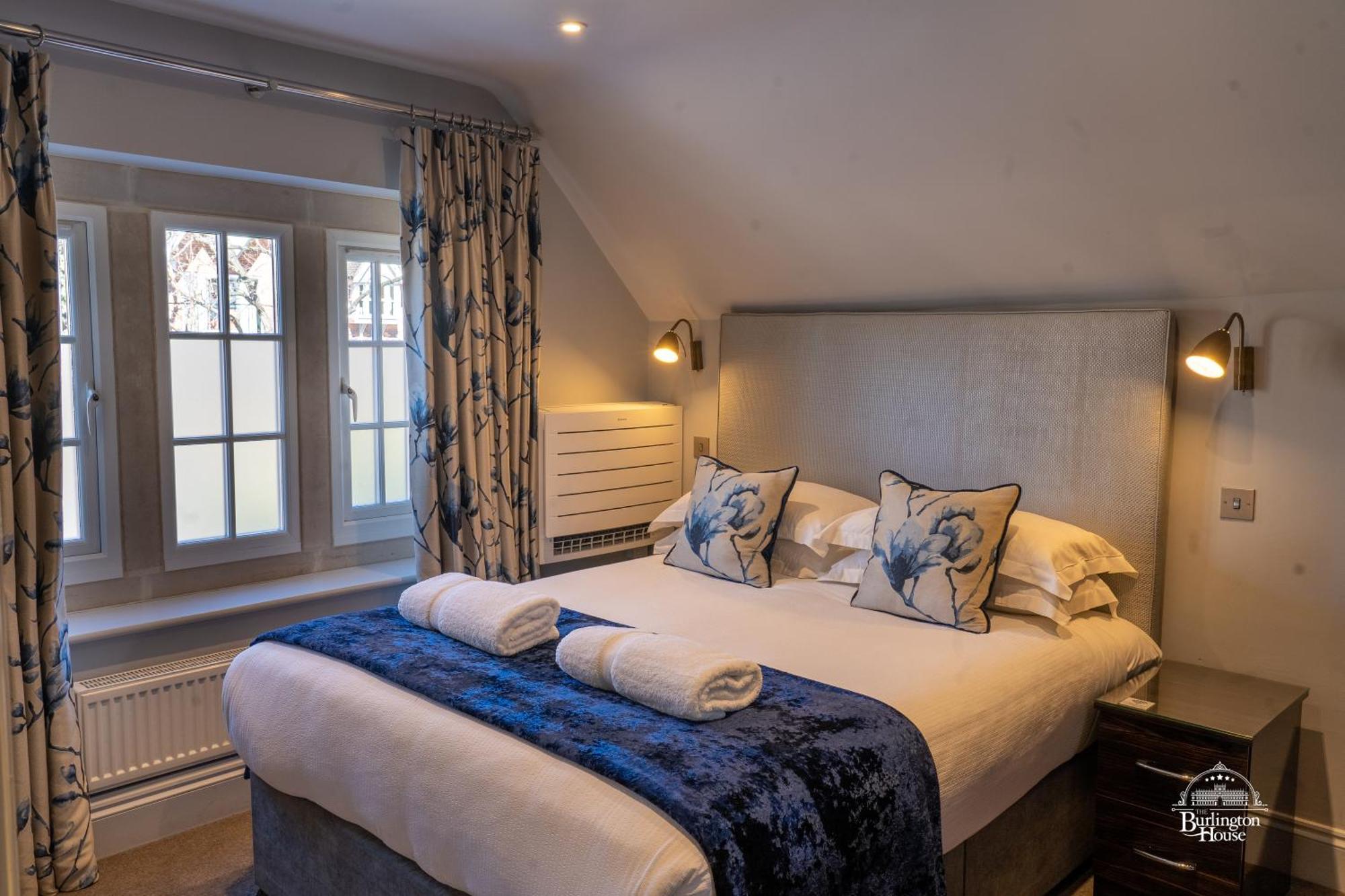 Bed and Breakfast Burlington House Boutique Оксфорд Екстер'єр фото A bedroom at The Old Vicarage Hotel