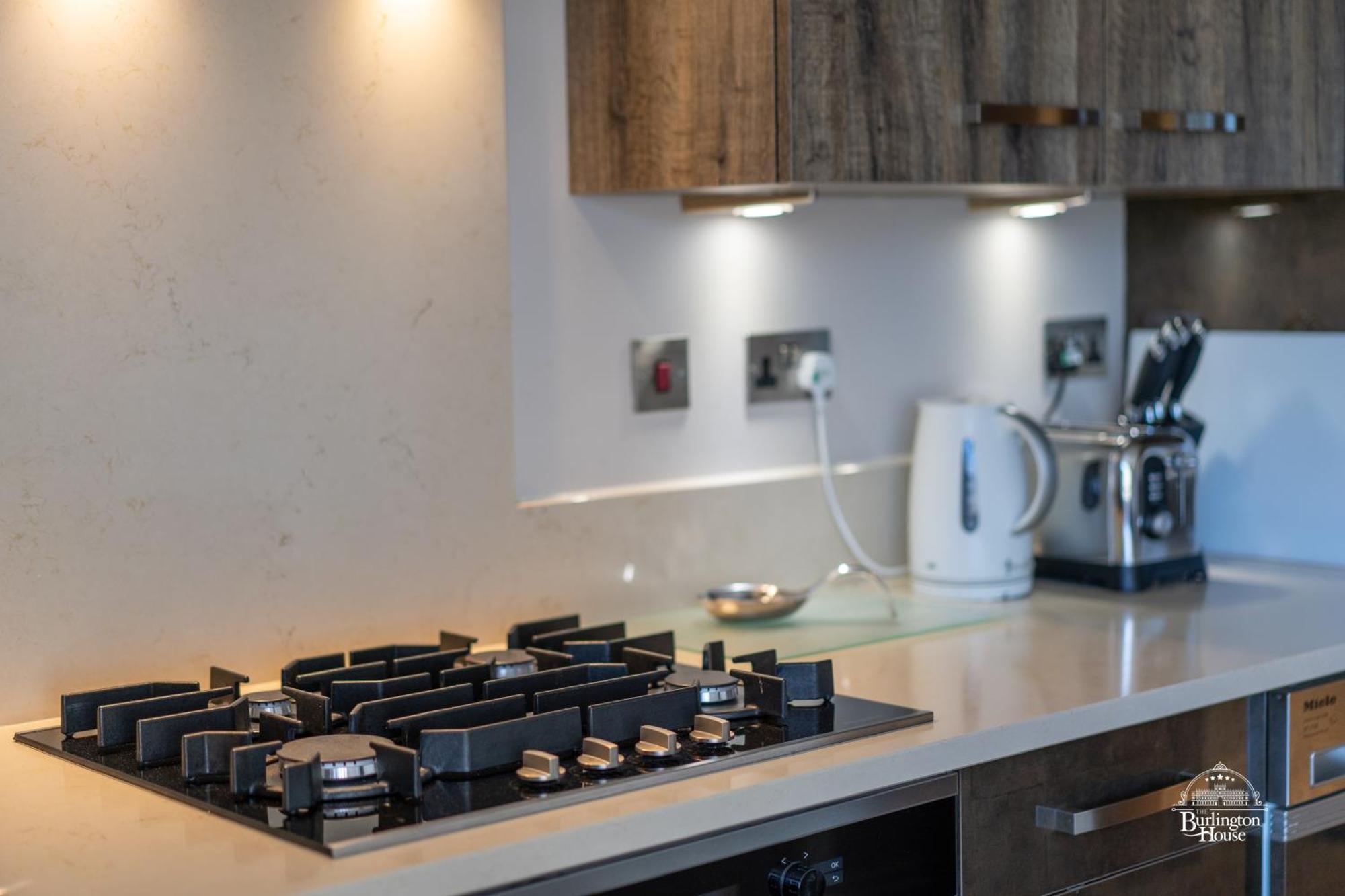 Bed and Breakfast Burlington House Boutique Оксфорд Екстер'єр фото A gas hob